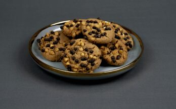 How To Make Perfect Chocolate Chip Cookies
