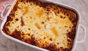 The Coziest Homemade Lasagna Recipe – Perfect Layers of Sauce, Pasta, and Cheese