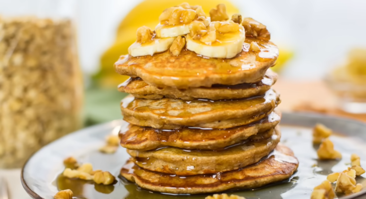 Banana Oatmeal Pancakes